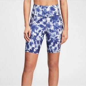 GapFit Blackout Technology Bike Shorts  Blue Tie-Dye